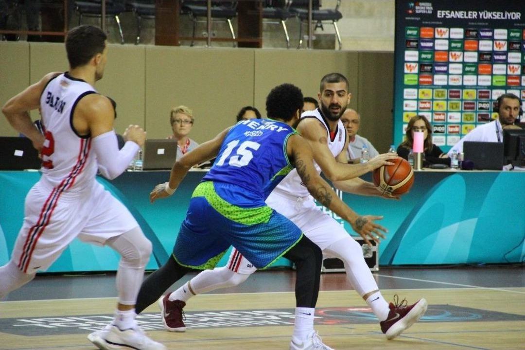 Tahincioğlu Basketbol S&uuml;per Ligi: Eskişehir Basket: 76 - Tofaş: 75