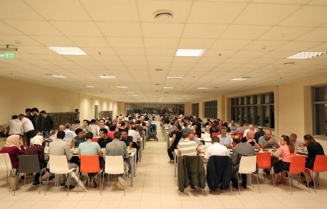 Trakya &Uuml;niversitesi Ailesi İftar Yemeğinde Buluştu