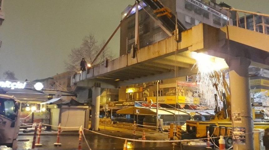 Başkent&rsquo;te Kullanılmayan &Uuml;st Ge&ccedil;itler Kaldırılıyor