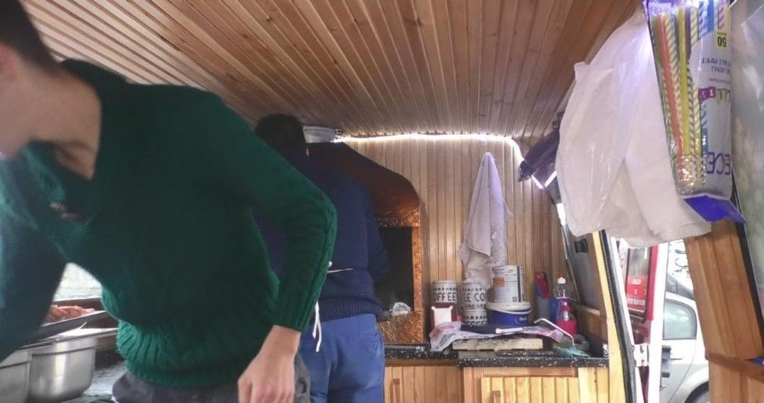 Ağrılı &Uuml;niversite &Ouml;ğrencisi Minib&uuml;s&uuml;nde K&ouml;fte Yapıyor