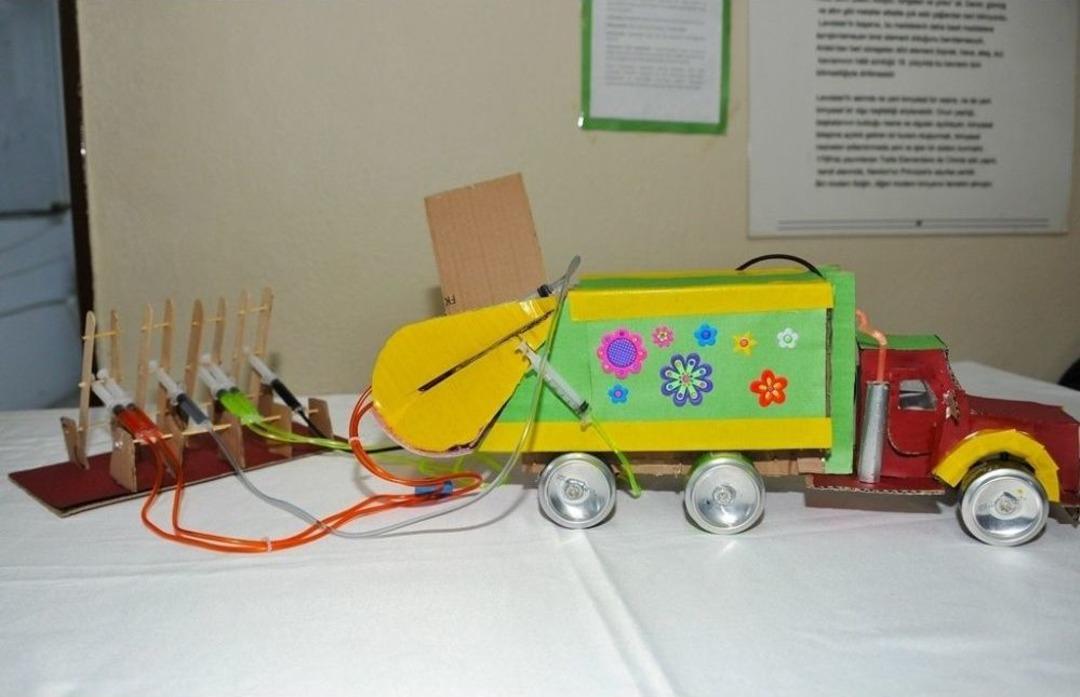 &Uuml;niversiteli Gen&ccedil;lerden Hayatı Kolaylaştıran Projeler