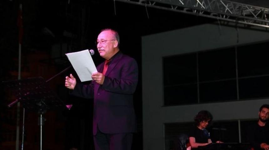 Tiyatrocu Altan Erkekli&rsquo;den Şiir Dinletisi