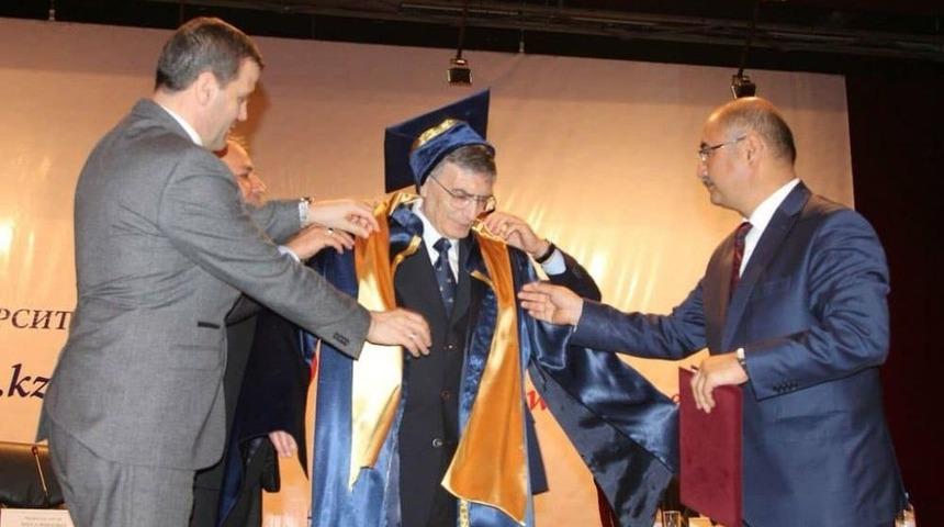 Prof. Dr. Aziz Sancar Ahmet Yesevi &Uuml;niversitesinde