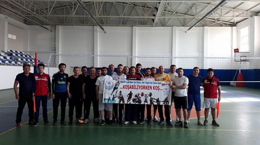 Acıg&ouml;l&rsquo;de Kurumlar Arası Voleybol Turnuvası Başladı