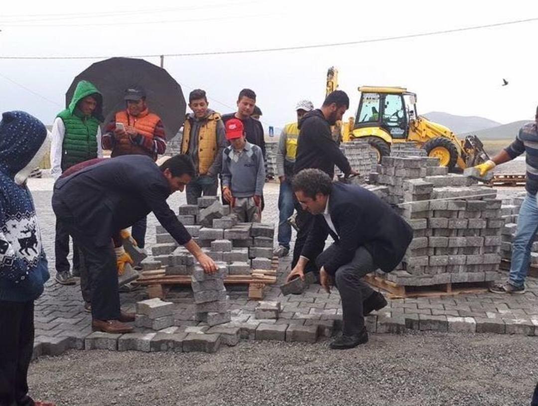 Gevaş Belediyesi 2017 Yılında 81 Bin Metrekare Kilitli Taşı D&ouml;şedi