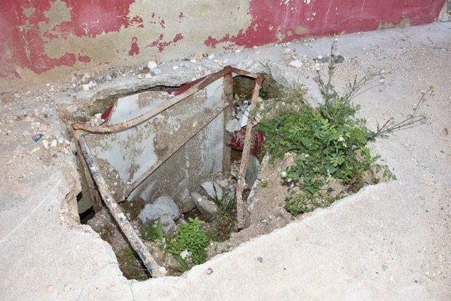 Gizemli Kazının Yapıldığı Alan &Ccedil;&ouml;k&uuml;yor 1