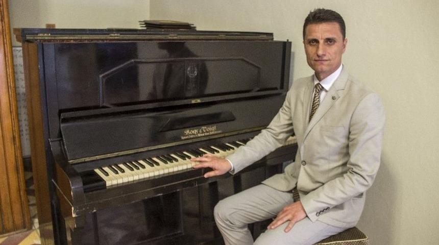 Tarihi Piyano Edremit&rsquo;te Sergileniyor