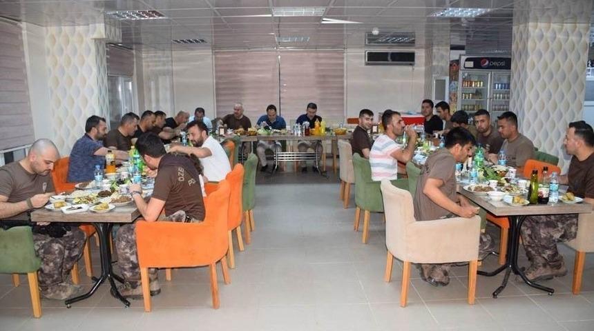 Kozluk’ta Afrin Kahramanları Onuruna İftar Verildi