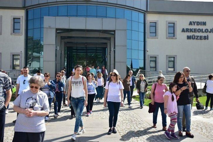 Ayfad, Turizm Haftasında Zeybek Kültürü Ve Aydın’ı Tanıttı G3