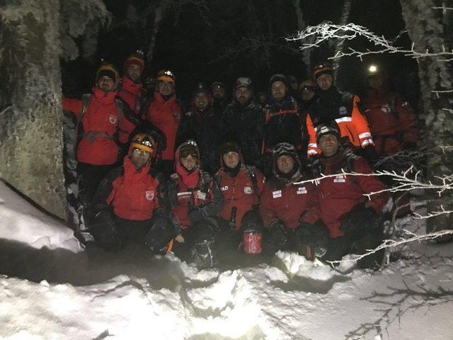 Uludağ’da Kaybolan Dağcılara Nefes Kesen Kurtarma Operasyonu