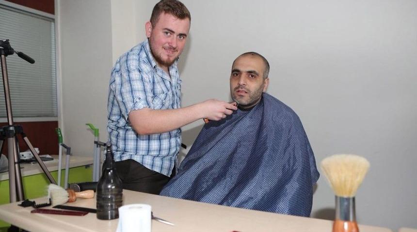 Arnavutköy’de Yaşlılar Bayrama Hazır