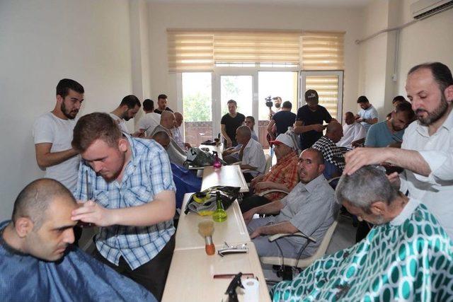 Arnavutköy’de Yaşlılar Bayrama Hazır 1