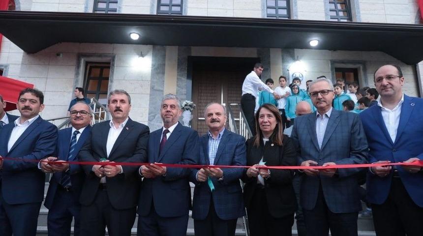 Yapımı Tamamlanan Hacı Ali Tınas Camii İbadete Açıldı