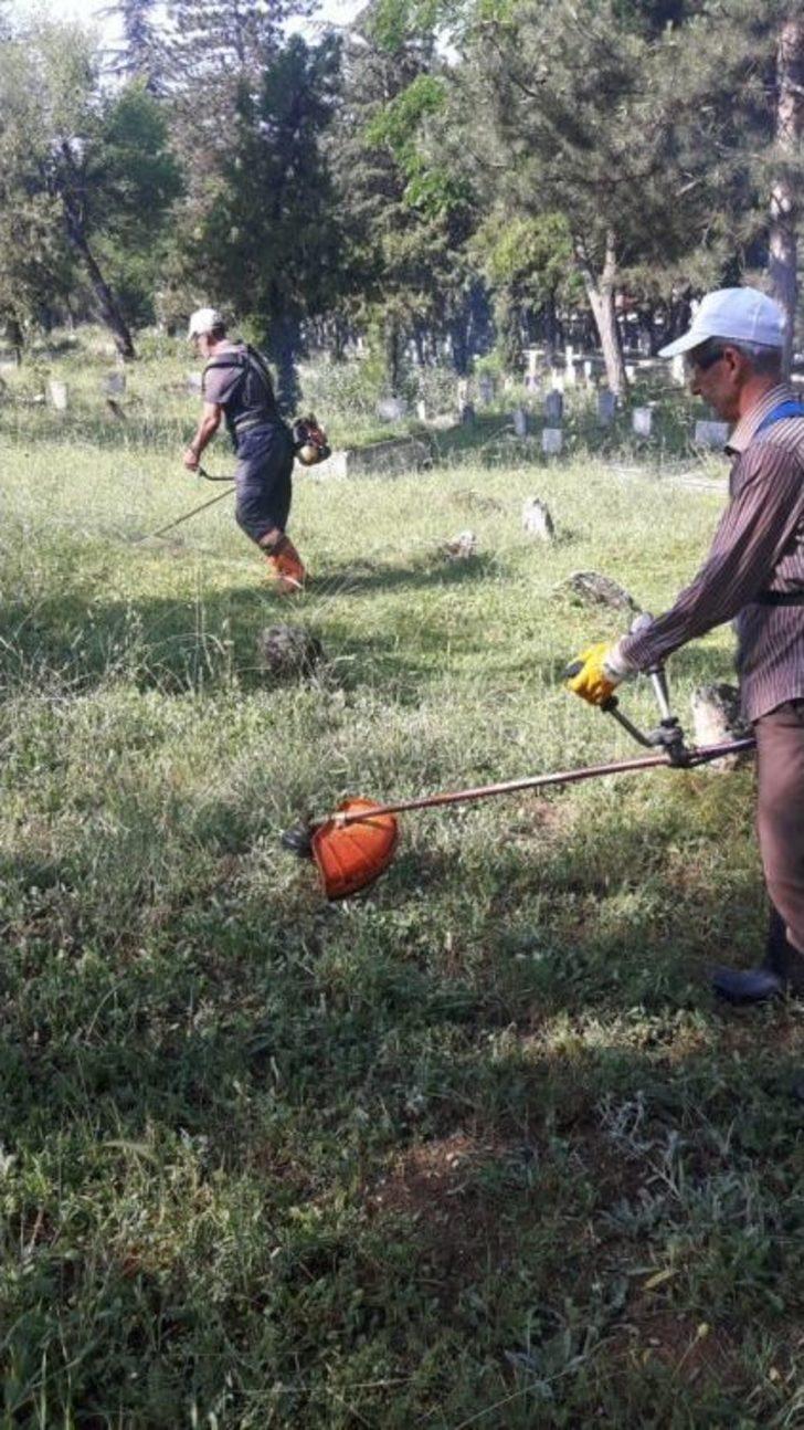 Mezarlık Bayram Ziyaretleri İçin Hazırlandı G3