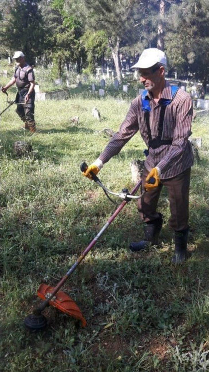 Mezarlık Bayram Ziyaretleri İçin Hazırlandı G5