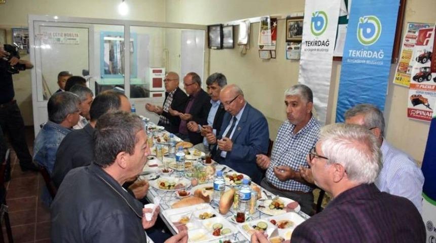 Başkan Albayrak, Emiryakup Mahallesi&rsquo;ndeki Sahur Programına Katıldı