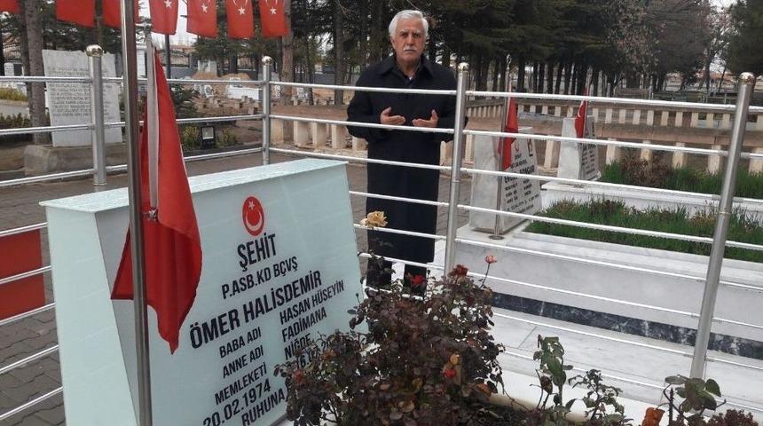 Başkan Toprak &Ouml;mer Halisdemir&rsquo;i Kabri Başında Andı