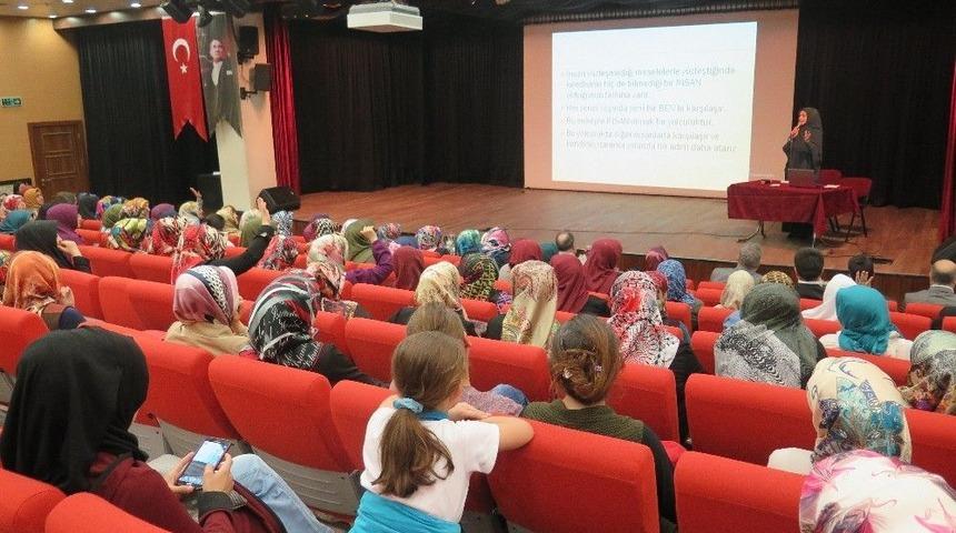 Sincan&rsquo;da Anneler Daha Bilin&ccedil;li