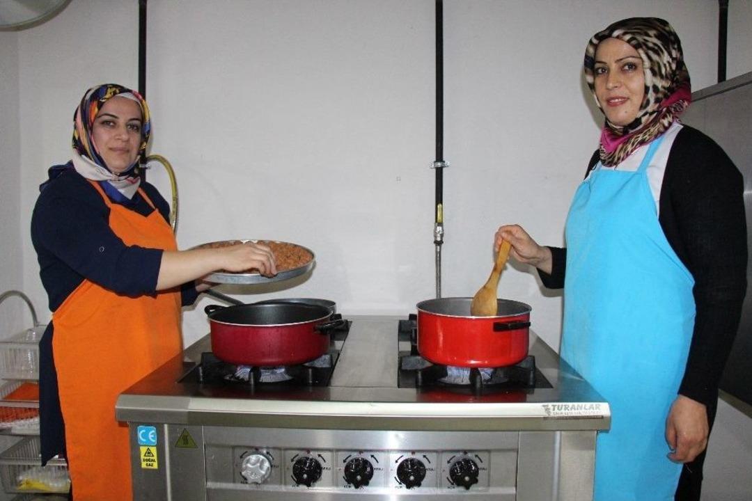 2 Ev Hanımı, &Ccedil;ocukluk Hayalini Kosgeb Desteğiyle Ger&ccedil;ekleştirdi