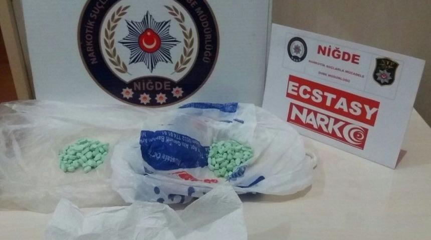 Uyuşturucu Operasyonunda 2 Kişi Tutuklandı