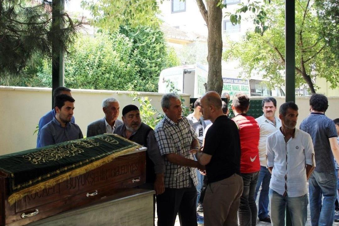 Denizde Boğulan 11 Yaşındaki &Ccedil;ocuğun Cenazesi Doğum G&uuml;n&uuml;ne 3 G&uuml;n Kala Toprağa Verildi