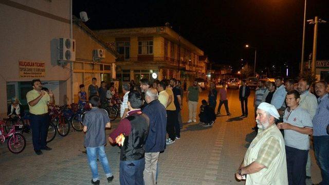 Şefaatli’de Camiye Gelen Çocuklar Bisikletle Ödüllendirildi