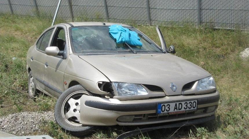 Sandıklı’da Otomobil Şarampole Düştüı: 1 Yaralı