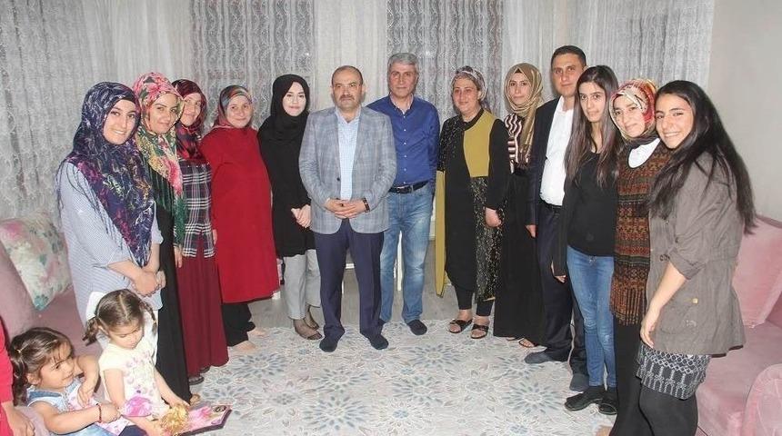 Vali Ustaoğlu Ve Eşinden Sevgi Evlerine Ziyaret