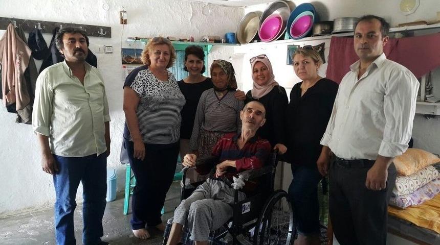 Hayırseverlerle İhtiyaç Sahipleri Arasında Köprü Oluyorlar