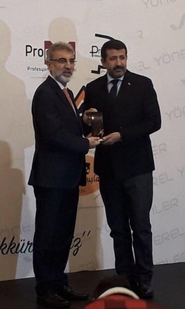 Ekinci&rsquo;ye Ak Evler Projesiyle Yılın Başkanı &Ouml;d&uuml;l&uuml; 1