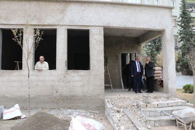 Başkan Demirkol Ulubatlı Muhtar Evi İnşaatını İnceledi