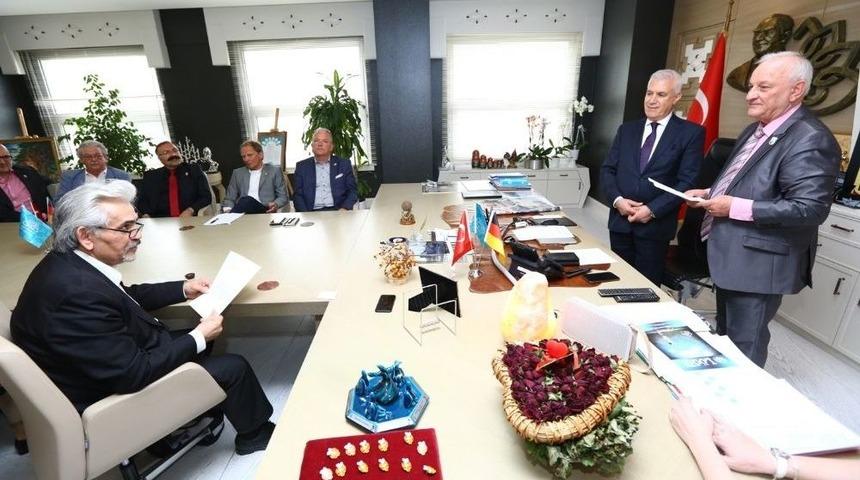 Nil&uuml;fer&rsquo;in Hanau İle Bağları G&uuml;&ccedil;leniyor