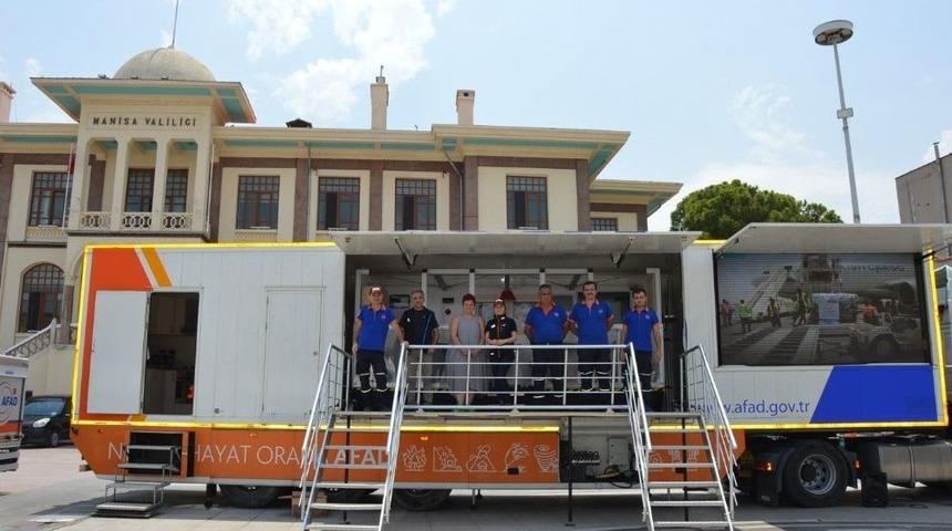 Manisalılar Afad&rsquo;ın Sim&uuml;lasyon Tırında Depremi Yaşadı