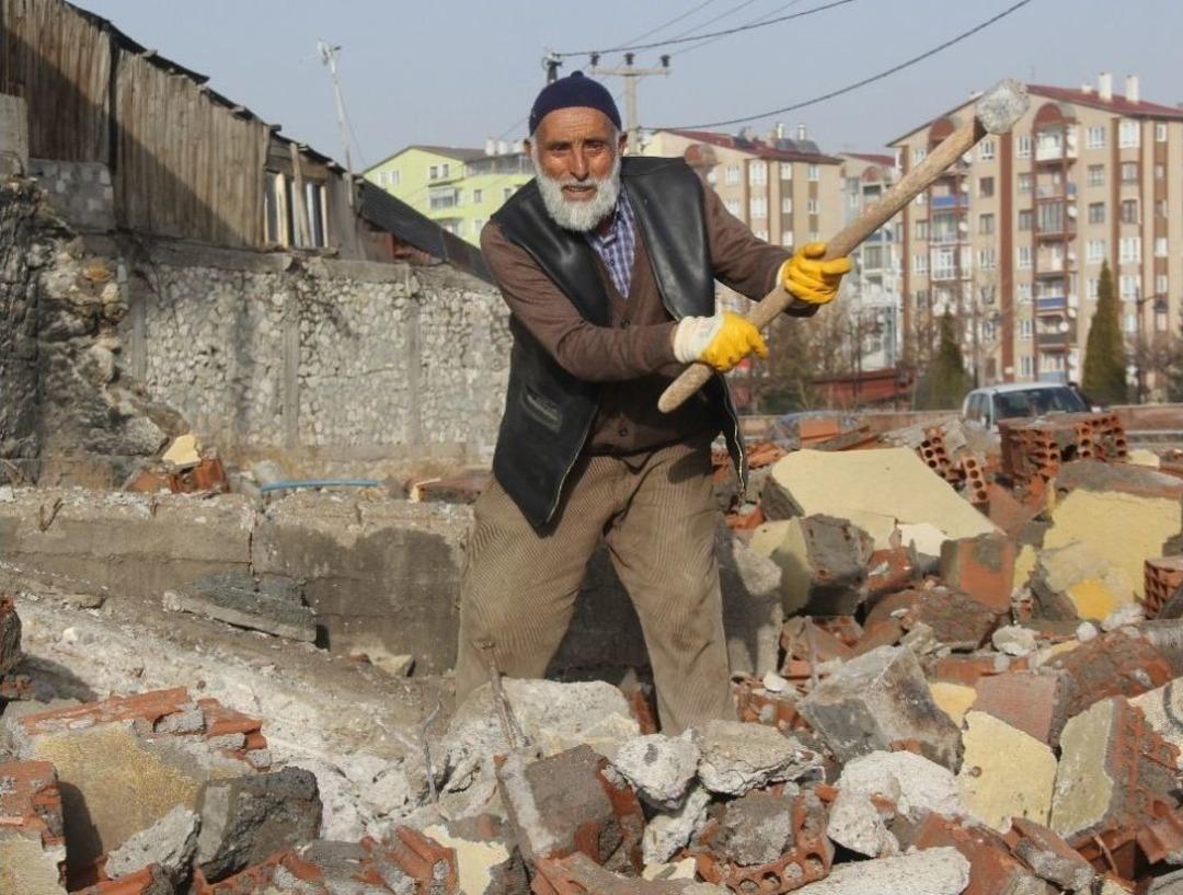 Sivaslı 80’lik Herkül