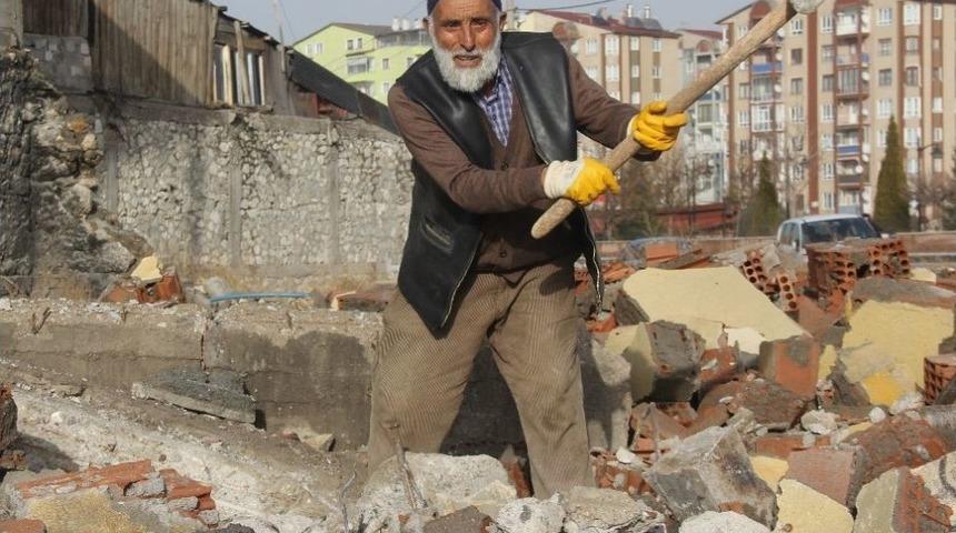 Sivaslı 80’lik Herkül