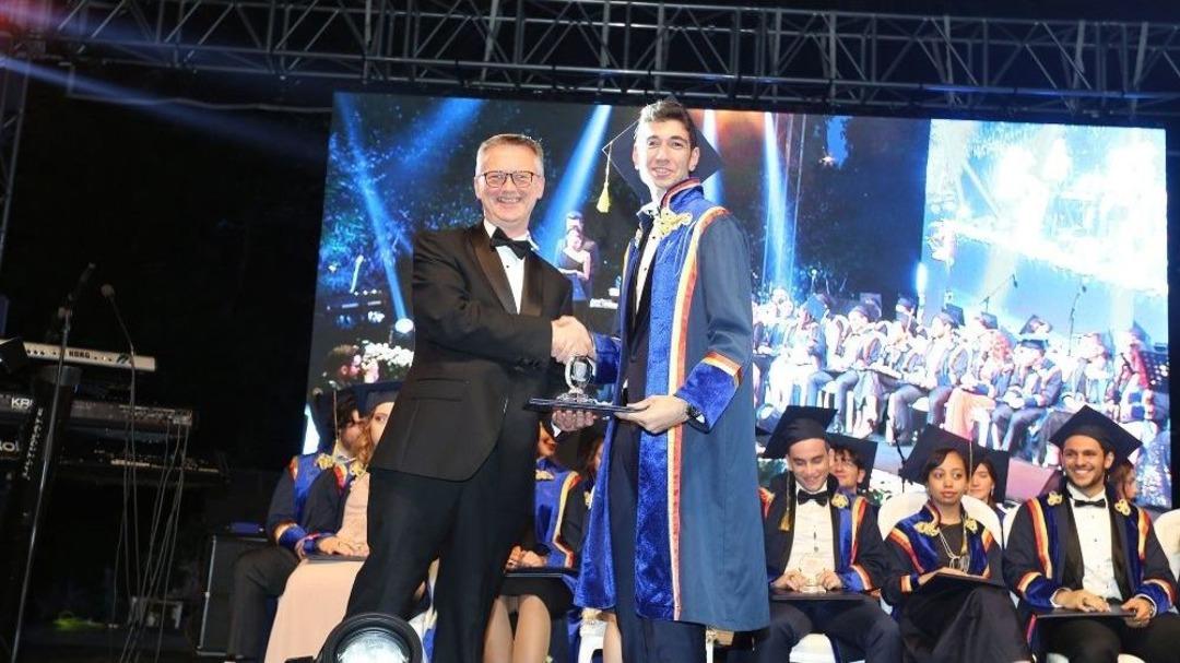 Tarabya İngiliz Okulları&rsquo;nın Mezuniyet T&ouml;reni Ger&ccedil;ekleşti