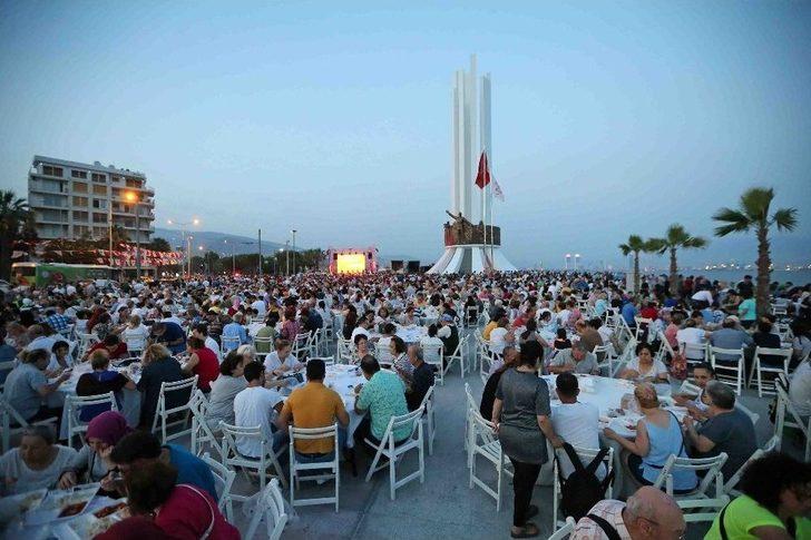 Karşıyaka’da 7 Bin Kişilik İftar G4