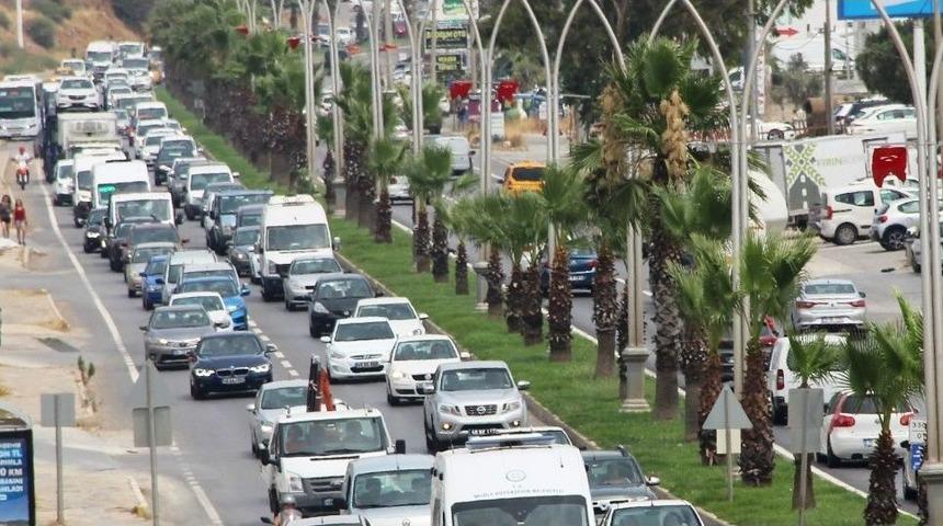 Bodrum’da Kilometrelerce Kuyruk Oluştu, Trafik Durdu