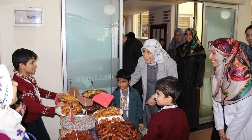 Yetim &Ccedil;ocuklara Yardım Etkinliği