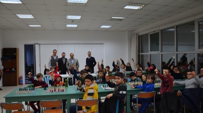 Burhaniye Belediyespor Satran&ccedil; Kul&uuml;b&uuml; Kuruldu