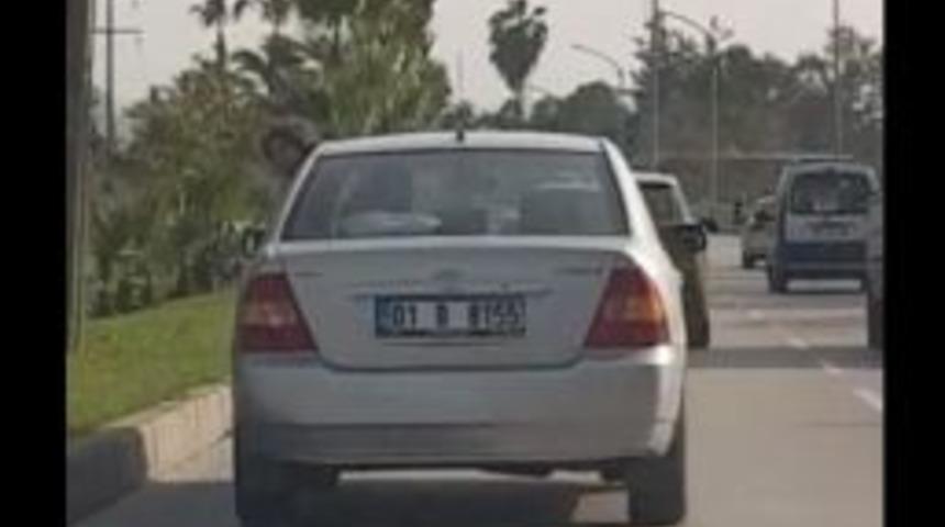 K&uuml;&ccedil;&uuml;k &Ccedil;ocuğun Tehlikeli Yolculuğu