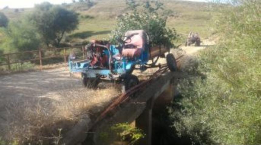 Patpat Köprü Demirliklerine Çarptı: 1 Ölü