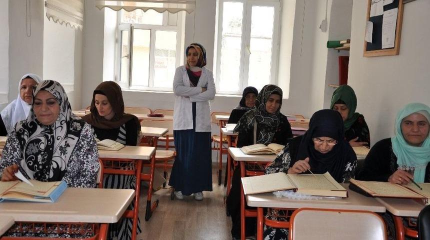 Ninelerin Kur&rsquo;an-ı Kerim Aşkı