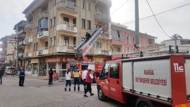 Apartman Katında &Ccedil;ıkan Yangın Korkuttu 1