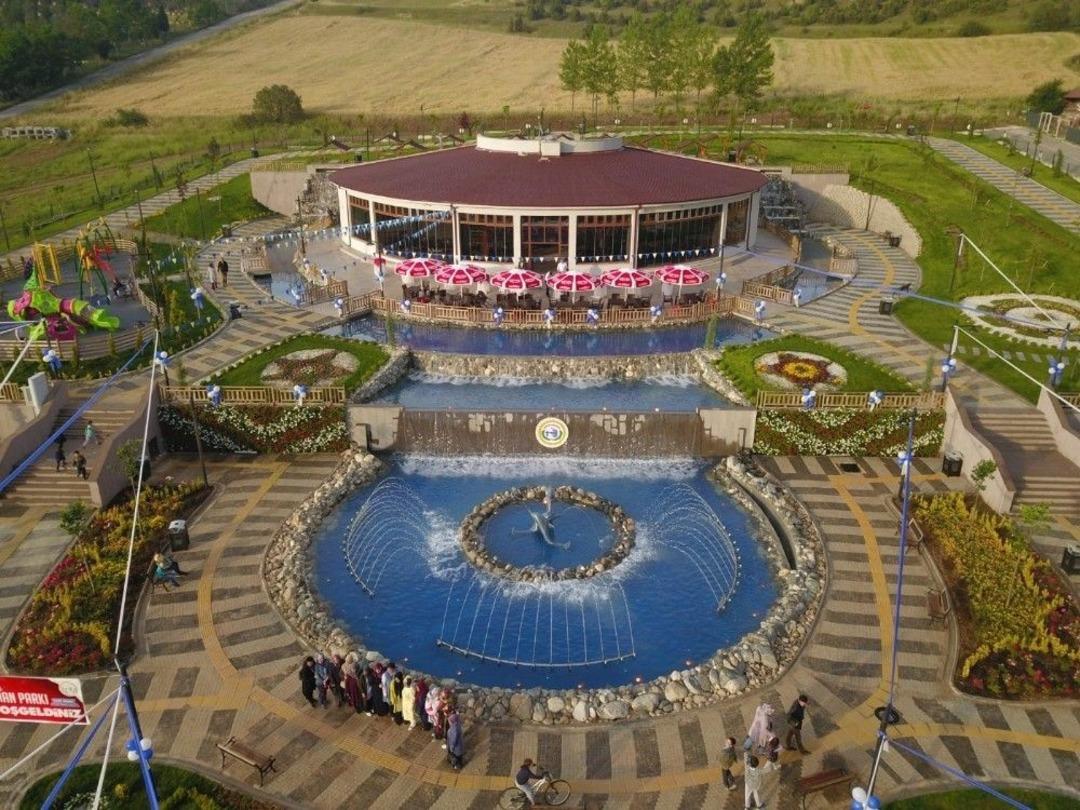 Boz&uuml;y&uuml;k Belediyesi Sultan Abd&uuml;lhamid Han Parkı&rsquo;nda Restoran İşletmeciliğinde De İddialı