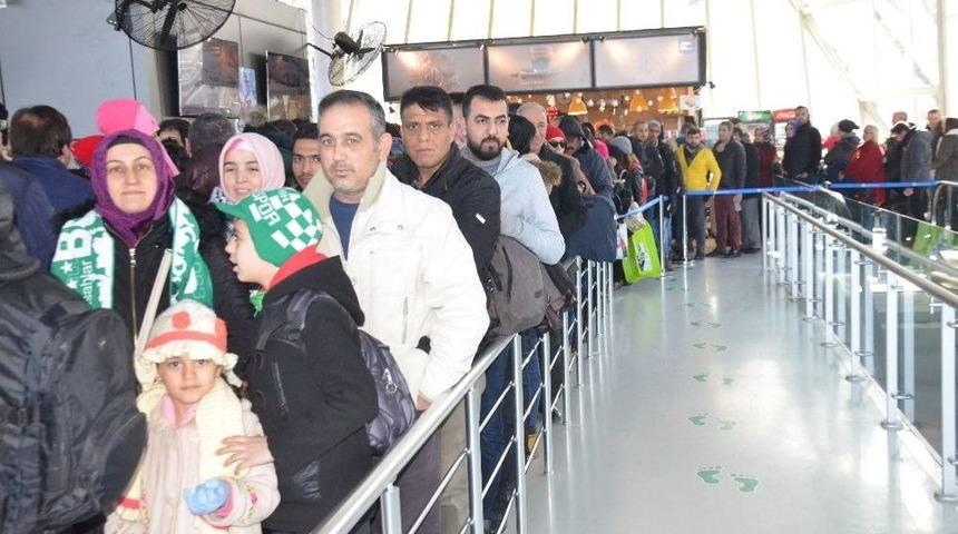 Uludağ&rsquo;a Tatilci Akını