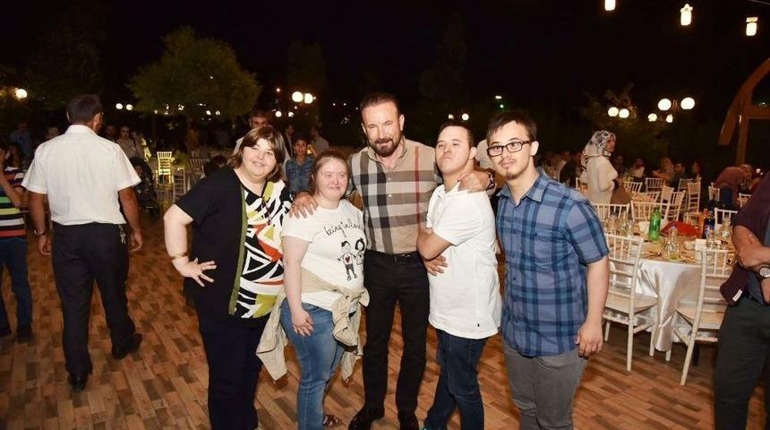 İzmit Belediyesi &Ccedil;alışanları İftarda Buluştu