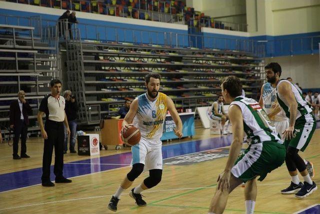 Haliliye Voleybol Takımı Galibiyet Serisini 5’e Çıkardı