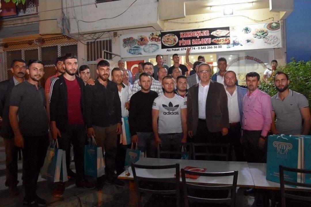 Başkan Kara&ccedil;oban Askerleri Dualarla Uğurladı