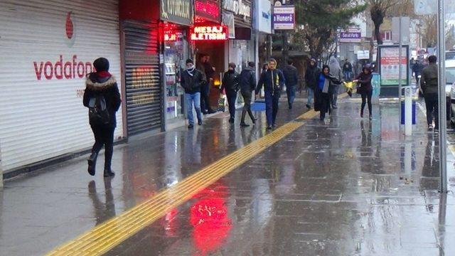 Van’da Aralık Ayında Yağmur Etkili Oluyor